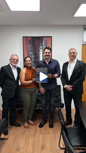 Ortiz Junior em reunião com lideranças e moradores do Vale do Paraíba