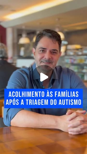Ortiz Junior com famílias atendidas pela Carreta do Autismo no Vale do Paraíba